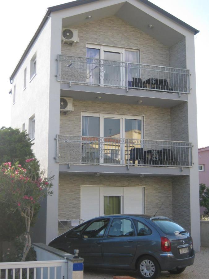 Apartmani Rebecca Vir Εξωτερικό φωτογραφία