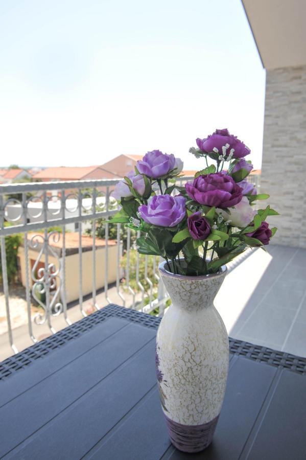 Apartmani Rebecca Vir Εξωτερικό φωτογραφία