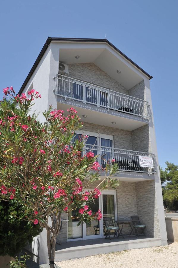 Apartmani Rebecca Vir Εξωτερικό φωτογραφία