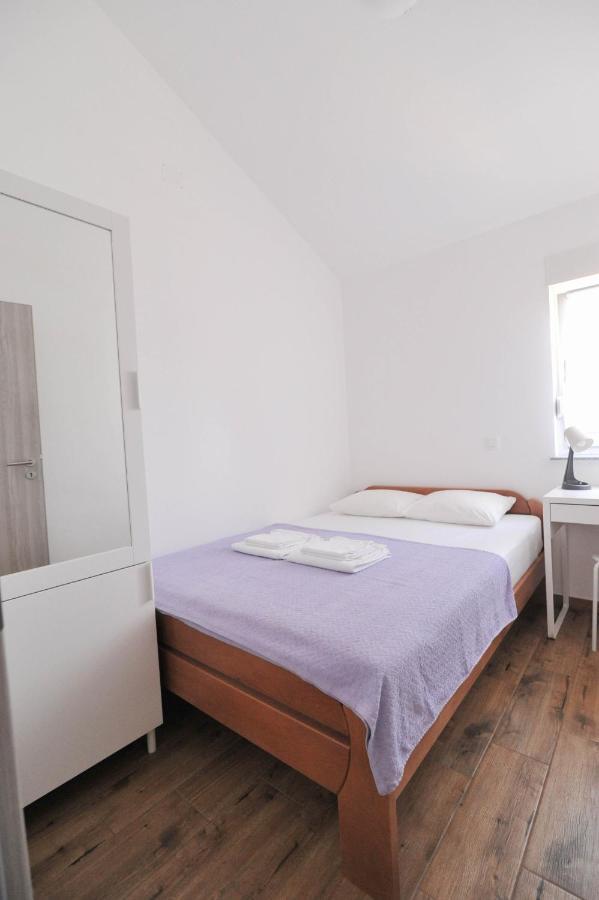 Apartmani Rebecca Vir Εξωτερικό φωτογραφία