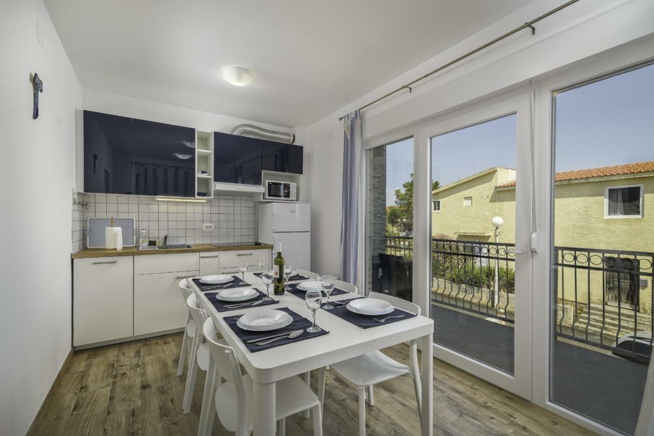 Apartmani Rebecca Vir Εξωτερικό φωτογραφία